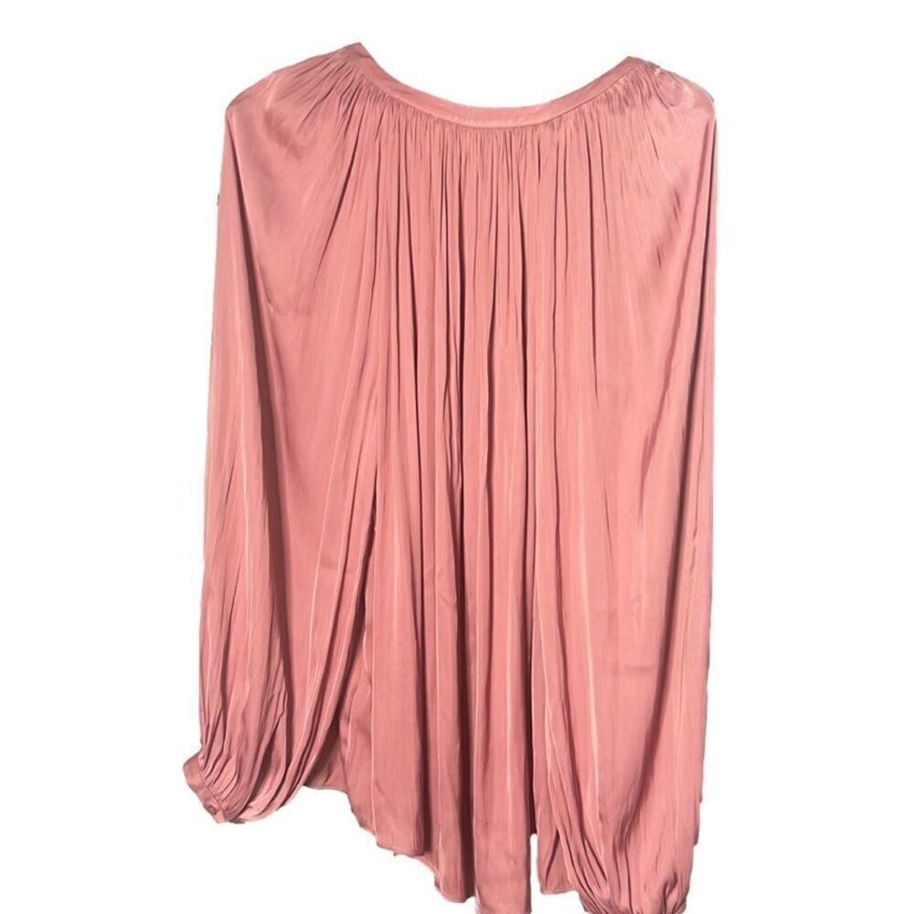 PHILOSOPHY NWOT FLOWY SILKY PLUS BLOUSE‎ SIZE 2X